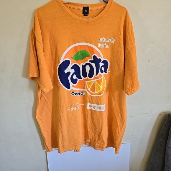 Coca Cola Fanta Men's Orange Short Sleeve T-shirt Fade Orange Large - Picture 2 of 14